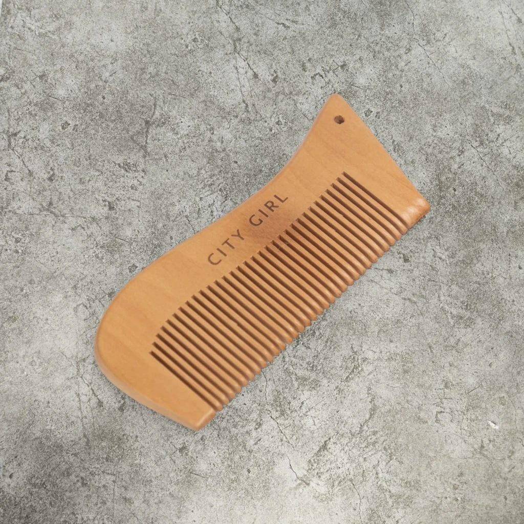 PEINE DE MADERA (1 UND)