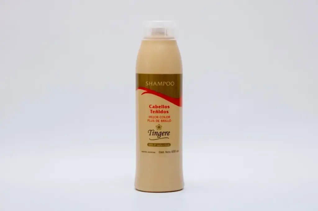 SHAMPOO TINGERE CABELLOS TENIDOS (600 CC. - BOTELLA)