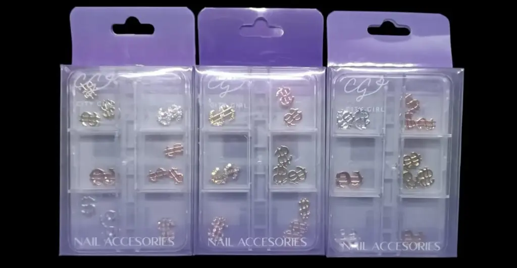 ACCESORIOS PARA UÑAS VARIOS DISEÑOS (1 UND - BOLSA)