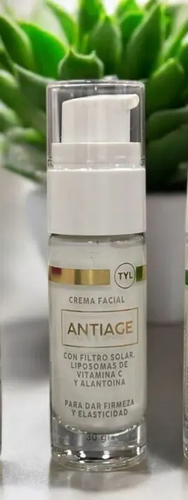 CREMA FACIAL CON FILTRO SOLAR LIPOSOMA DE VITAMINA C Y ALANTOINA   30GRS.